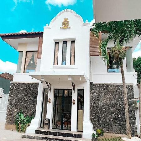 Hotel Kartiko Palagan Eksklusif Yogyakarta à Kejayan Extérieur photo